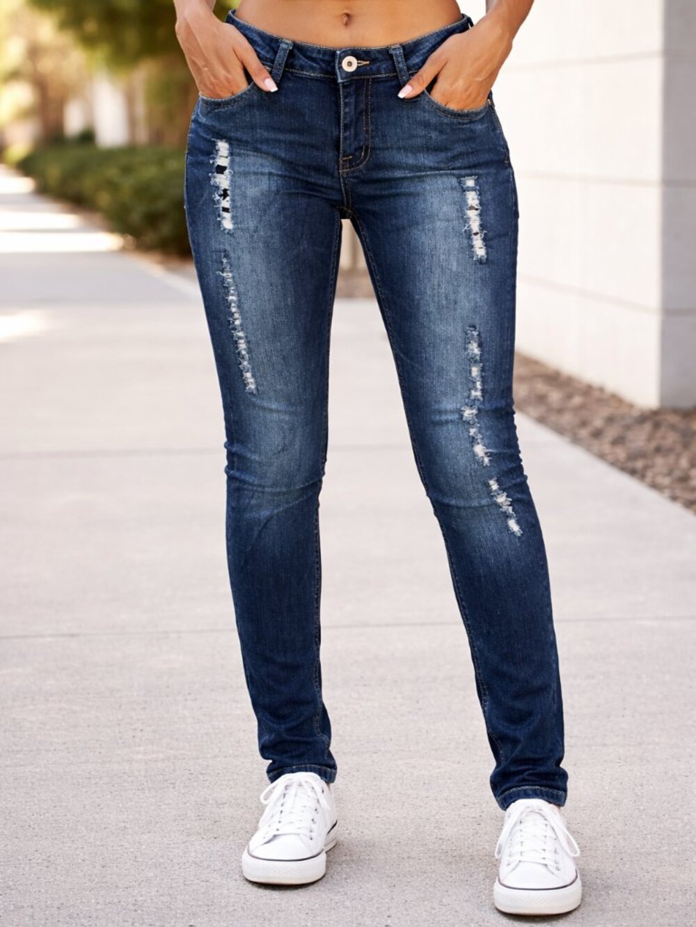 Blue Crush Women's Skinny Blue Jeans Size 9 Embellished Pockets Boho Distressed